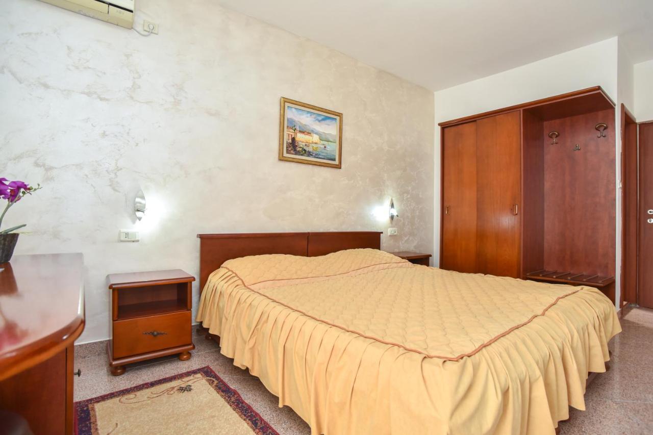 Hotel Suzana بودفا المظهر الخارجي الصورة