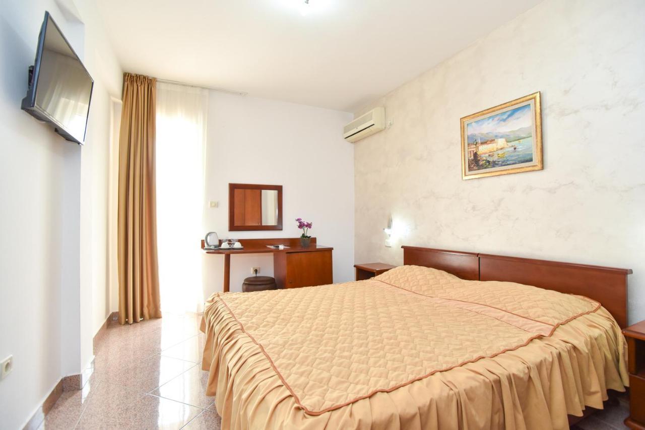 Hotel Suzana بودفا المظهر الخارجي الصورة