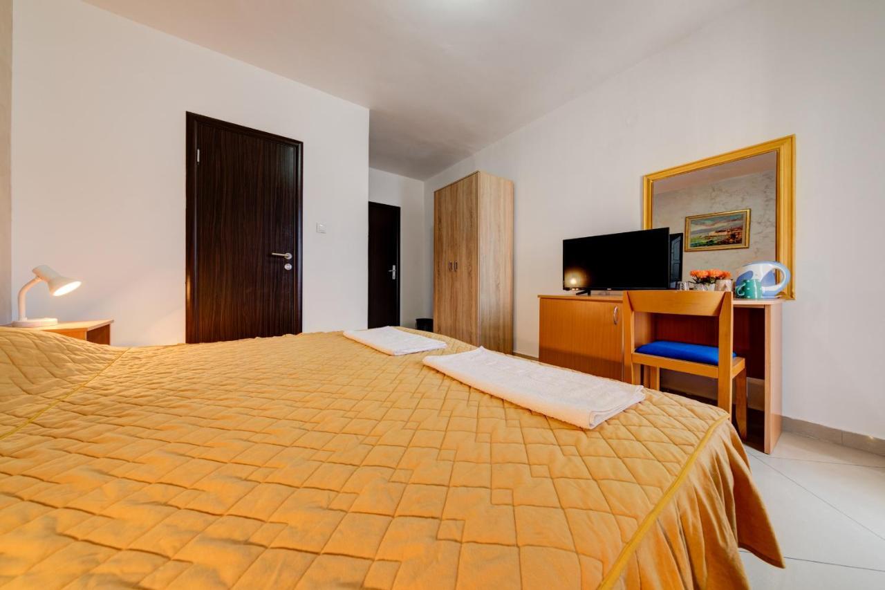 Hotel Suzana بودفا المظهر الخارجي الصورة