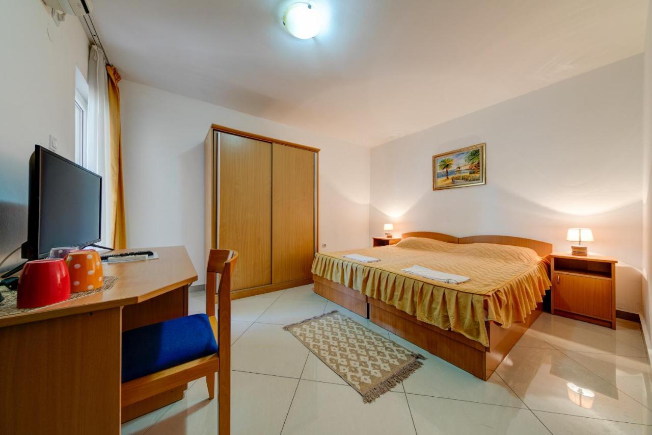 Hotel Suzana بودفا المظهر الخارجي الصورة