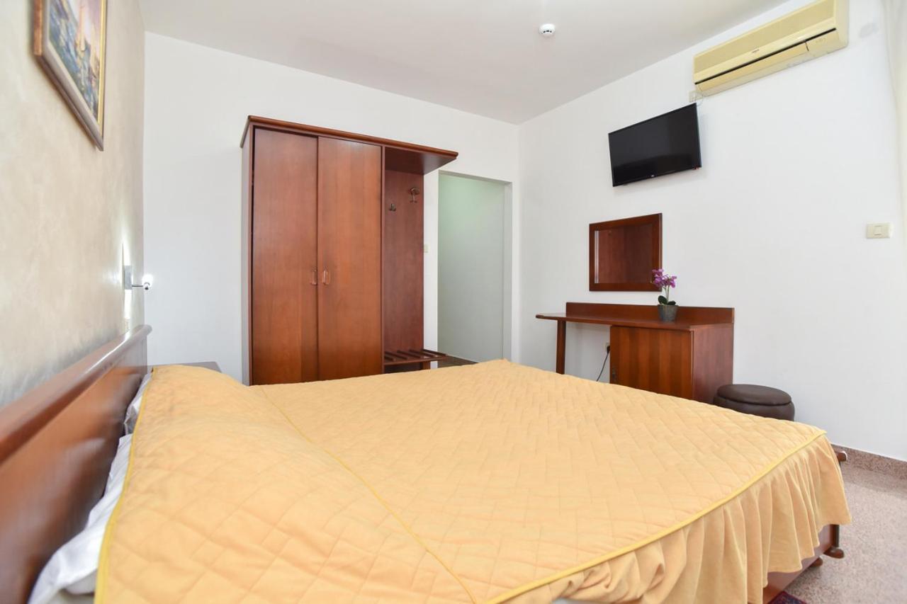 Hotel Suzana بودفا المظهر الخارجي الصورة