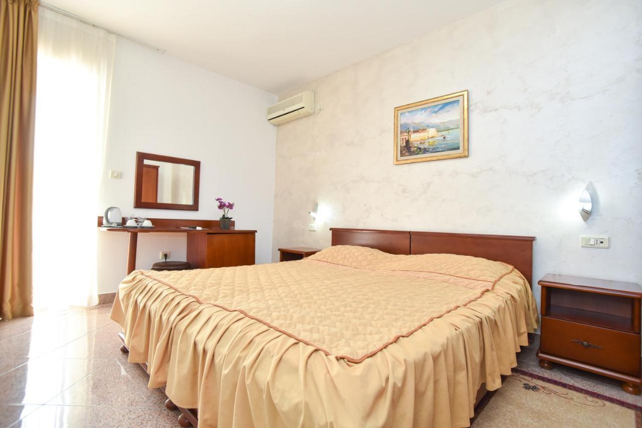 Hotel Suzana بودفا المظهر الخارجي الصورة