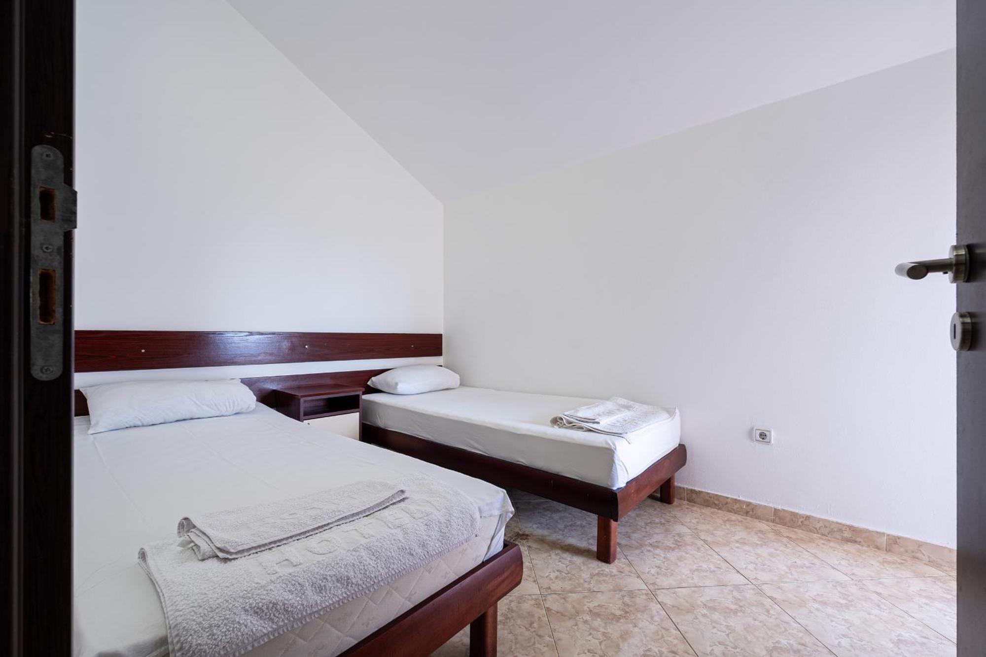 Hotel Suzana بودفا الغرفة الصورة