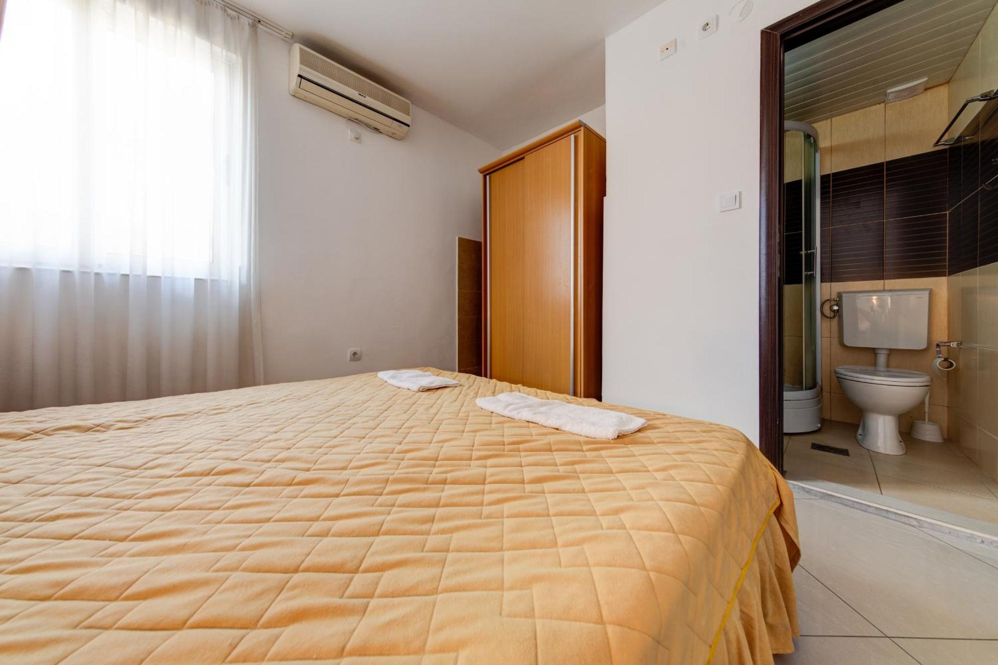 Hotel Suzana بودفا الغرفة الصورة